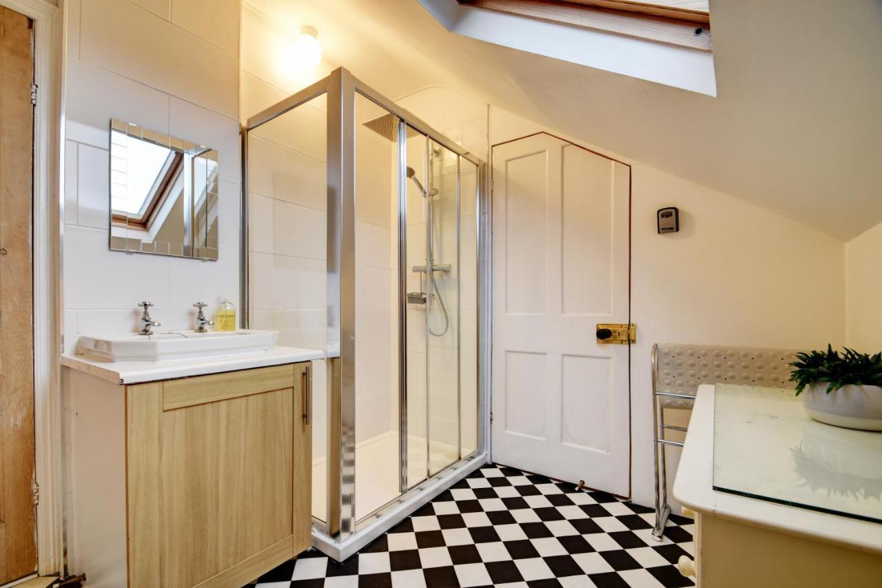 Spacious Victorian Townhouse Near Hcc With Off Street Parking Harrogate Dış mekan fotoğraf